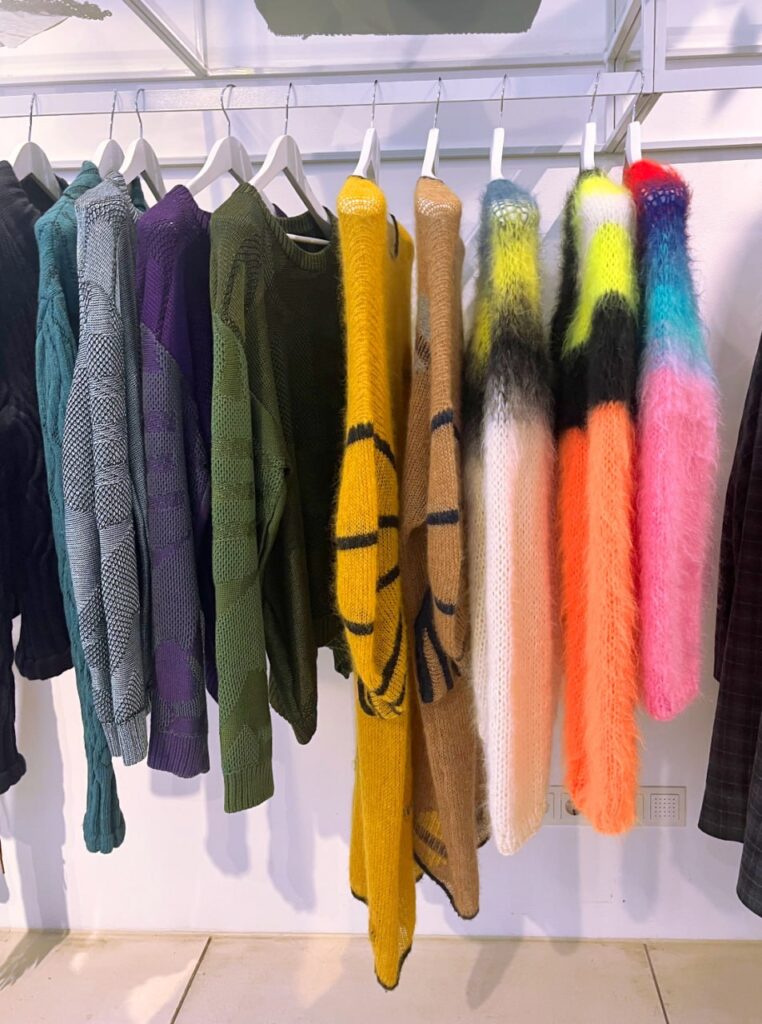 From Trends to Meaning: Handmade Accessories as Self-Expression